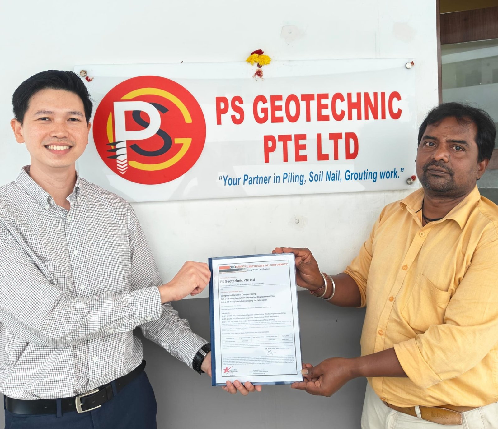 GEONAMICS presenting the SAC Certificate of Conformity to PS Geotechnic Director Mr. Mani Kumaresan